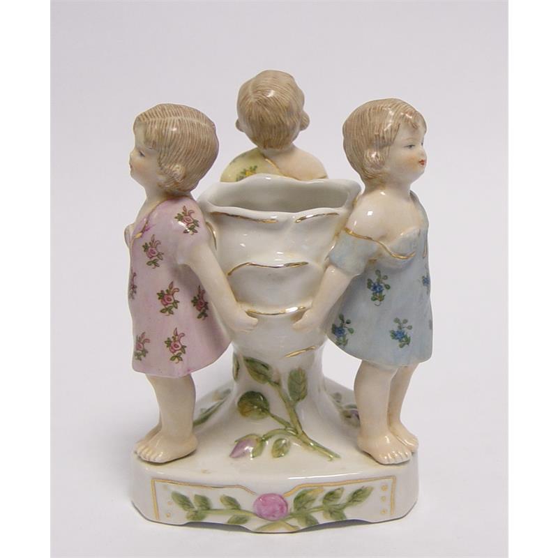 A\u0020PORCELAIN\u0020PLANTER