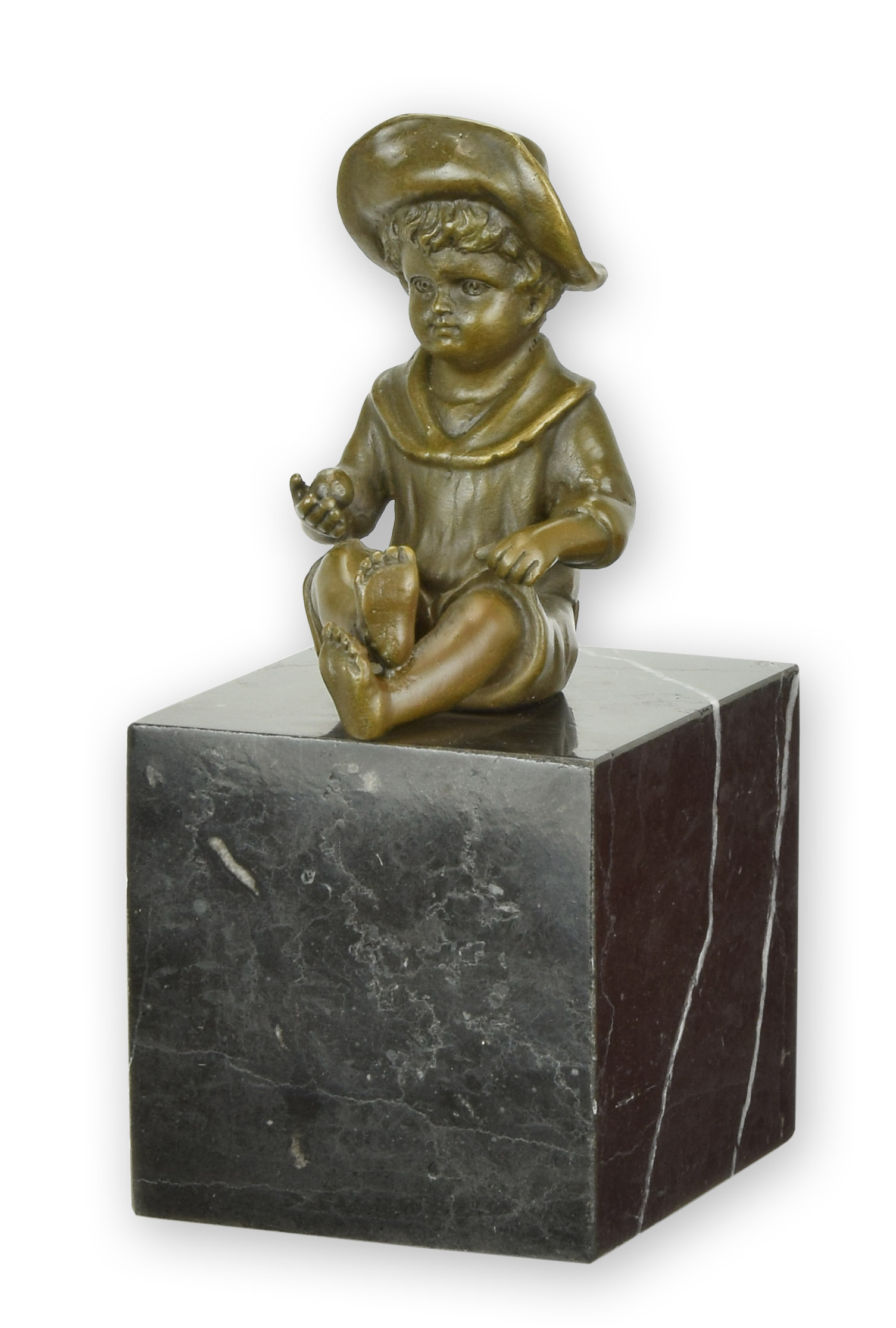 A\u0020BRONZE\u0020SCULPTURE\u0020OF\u0020A\u0020LITTLE\u0020BOY\u0020SITTING