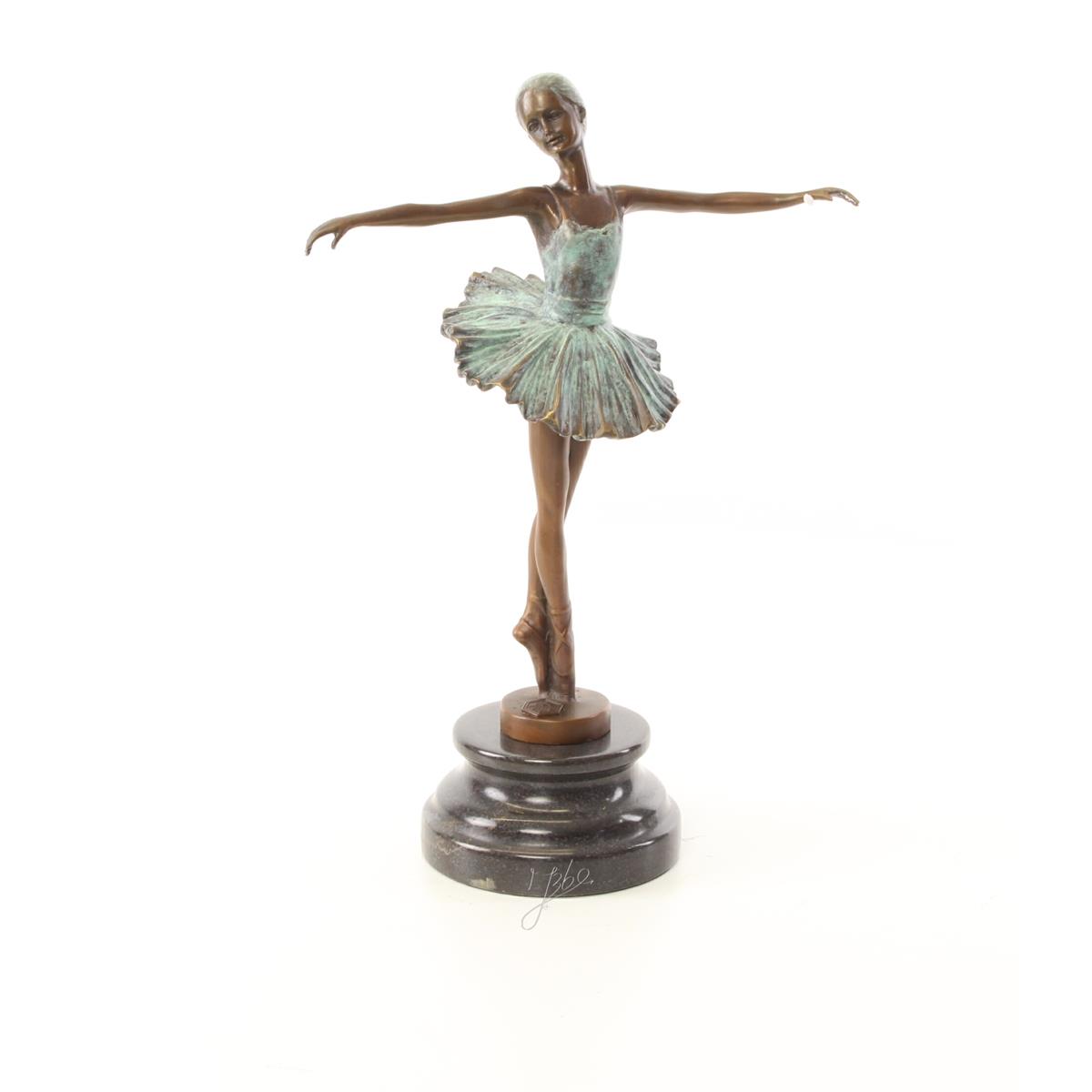 A\u0020BRONZE\u0020SCULPTURE\u0020OF\u0020A\u0020BALLET\u0020DANCER