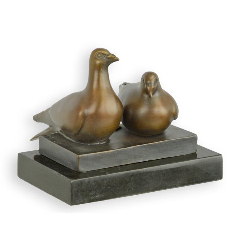 A\u0020BRONZE\u0020SCULPTURE\u0020OF\u00202\u0020PIGEONS\u0020ON\u0020A\u0020MARBLE\u0020BASE
