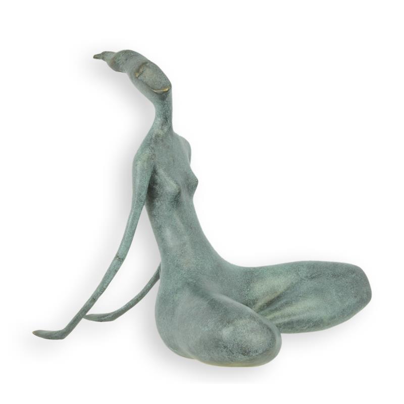A\u0020BRONZE\u0020SCULPTURE\u0020OF\u0020A\u0020MODERN\u0020SITTING\u0020WOMAN\u0020GREEN\u0020FINISH