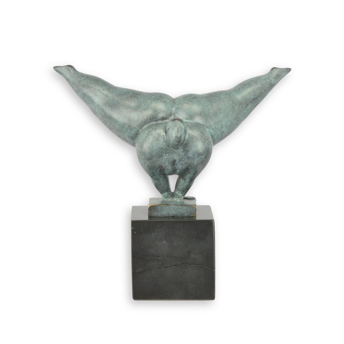 EEN\u0020BRONZEN\u0020BEELD\u0020VAN\u0020EEN\u0020DANSER\u0020MET\u0020GROENE\u0020AFWERKING