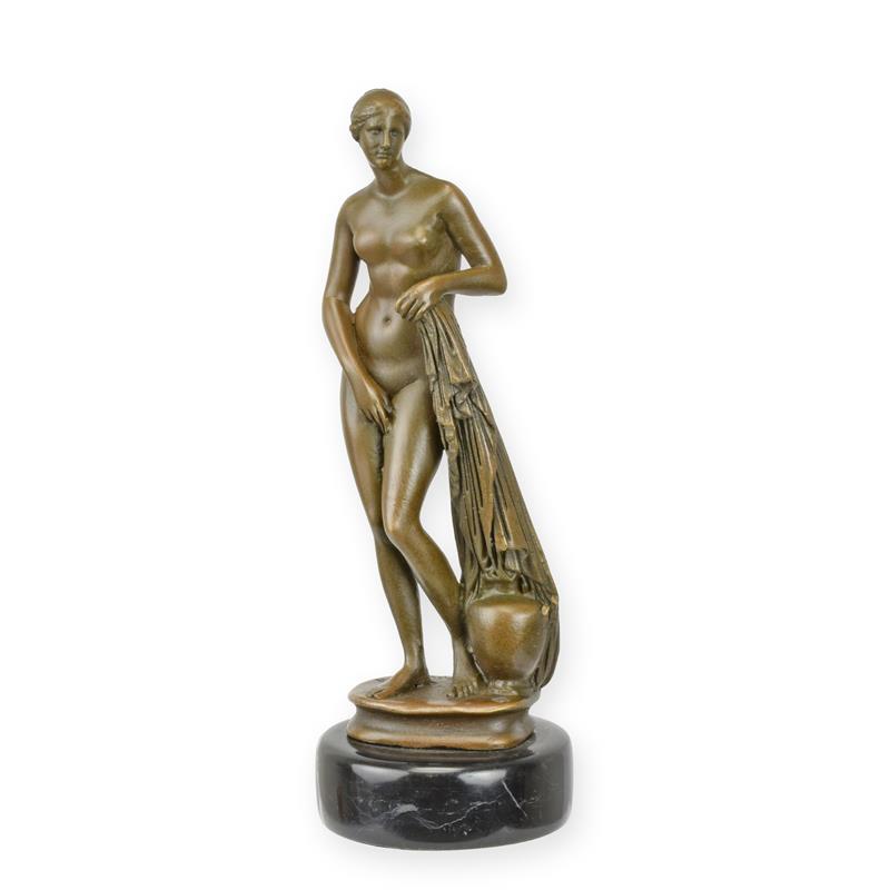 A\u0020BRONZE\u0020SCULPTURE\u0020OF\u0020A\u0020WOMAN\u0020STANDING\u0020AGAINST\u0020A\u0020COLUMN