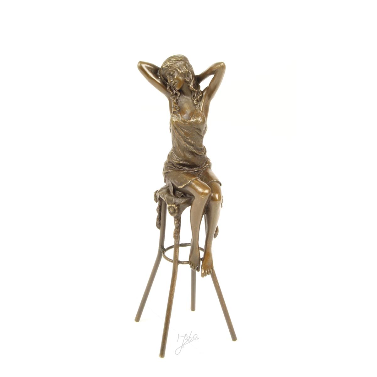 A\u0020BRONZE\u0020SCULPTURE\u0020OF\u0020A\u0020LADY\u0020ON\u0020BARCHAIR