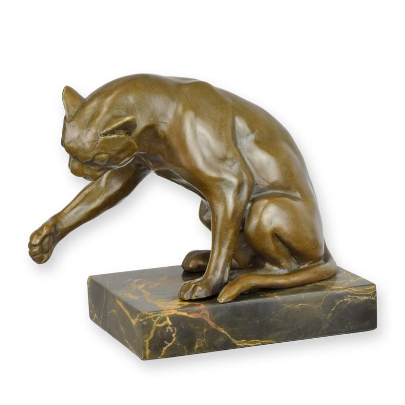 A\u0020BRONZE\u0020SCULPTURE\u0020OF\u0020A\u0020PLAYING\u0020CAT