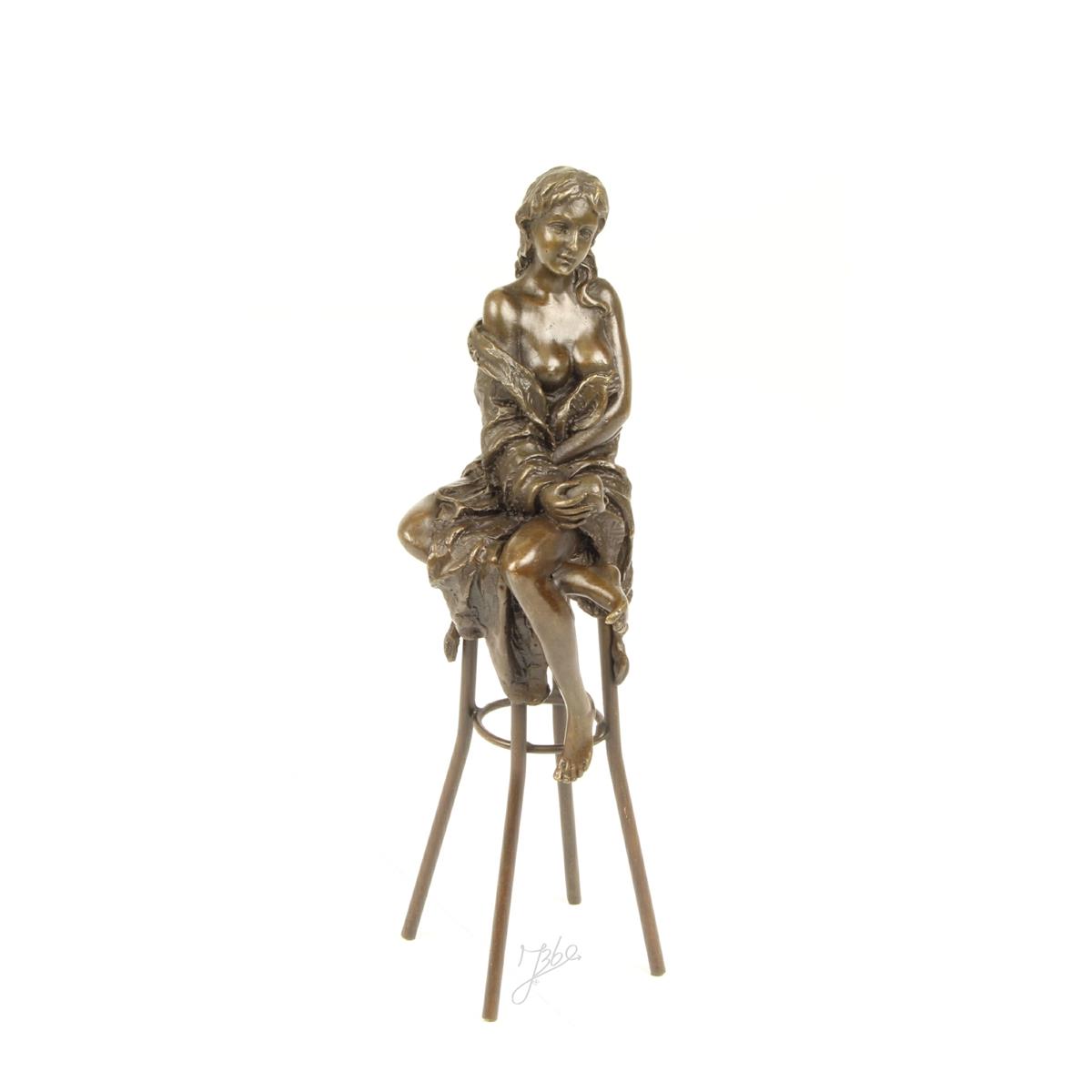 A\u0020BRONZE\u0020SCULPTURE\u0020OF\u0020A\u0020LADY\u0020ON\u0020BARCHAIR