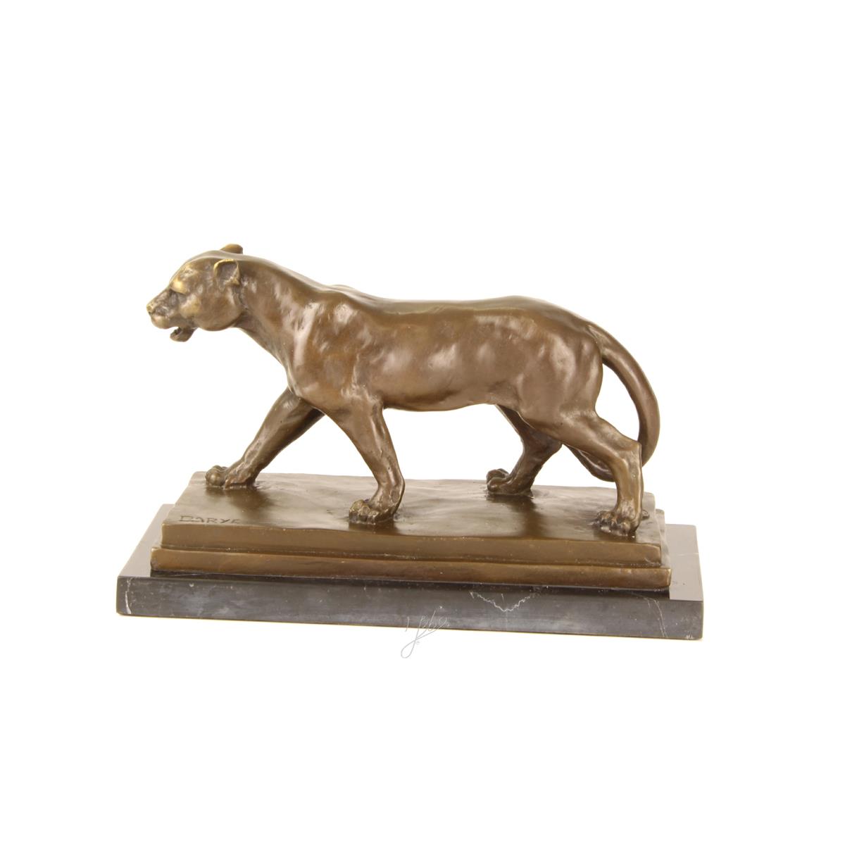 A\u0020BRONZE\u0020SCULPTURE\u0020OF\u0020A\u0020LIONESS