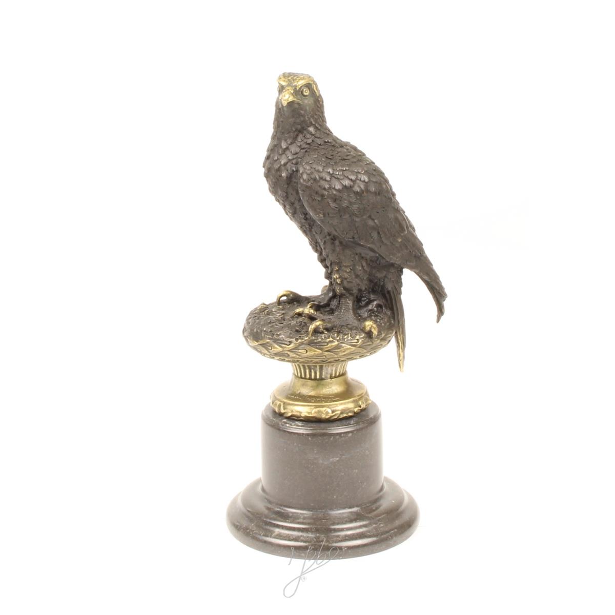 Bronzen\u0020beeld\u0020van\u0020een\u0020mooie\u0020adelaar