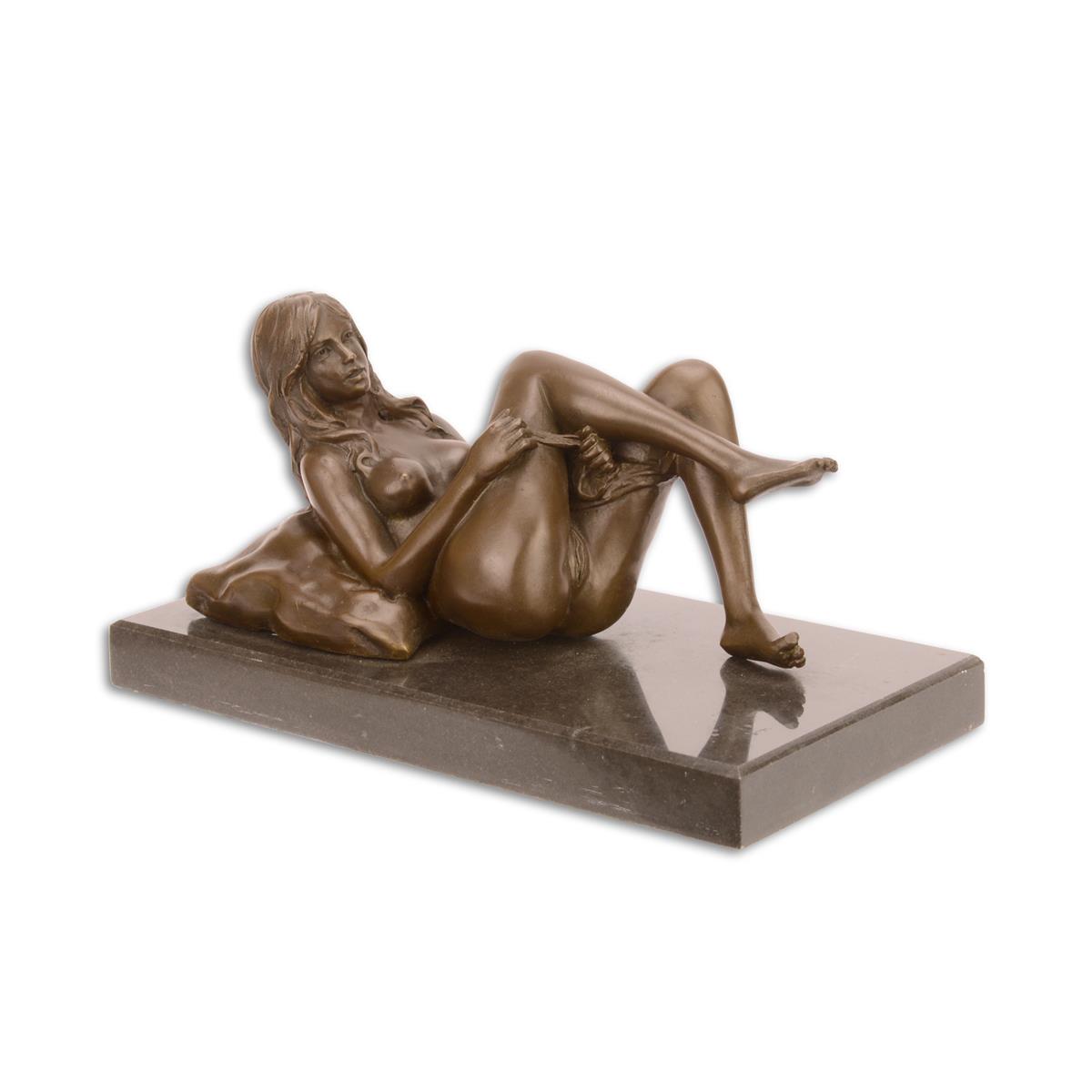AN\u0020EROTIC\u0020BRONZE\u0020SCULPTURE\u0020OF\u0020A\u0020RECLINING\u0020FEMALE