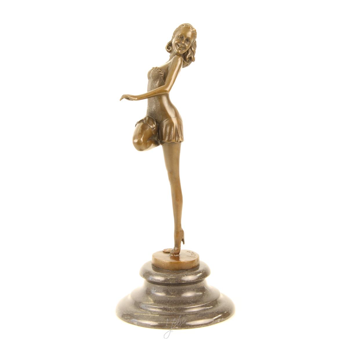 A\u0020BRONZE\u0020SCULPTURE\u0020OF\u0020A\u0020DANCER