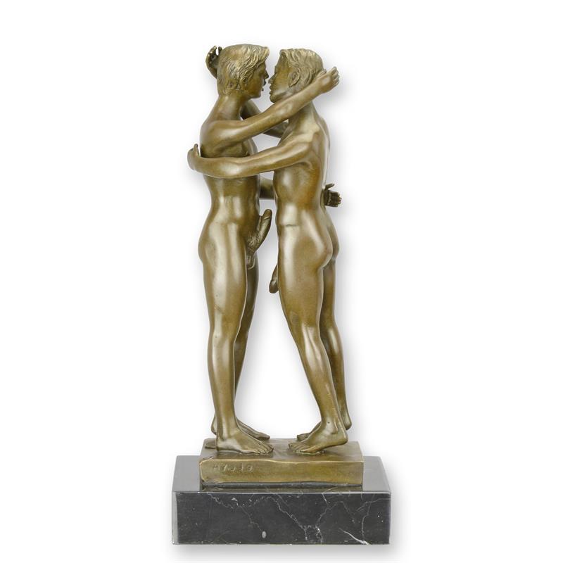 A\u0020BRONZE\u0020SCULPTURE\u0020OF\u00202\u0020KISSING\u0020MEN