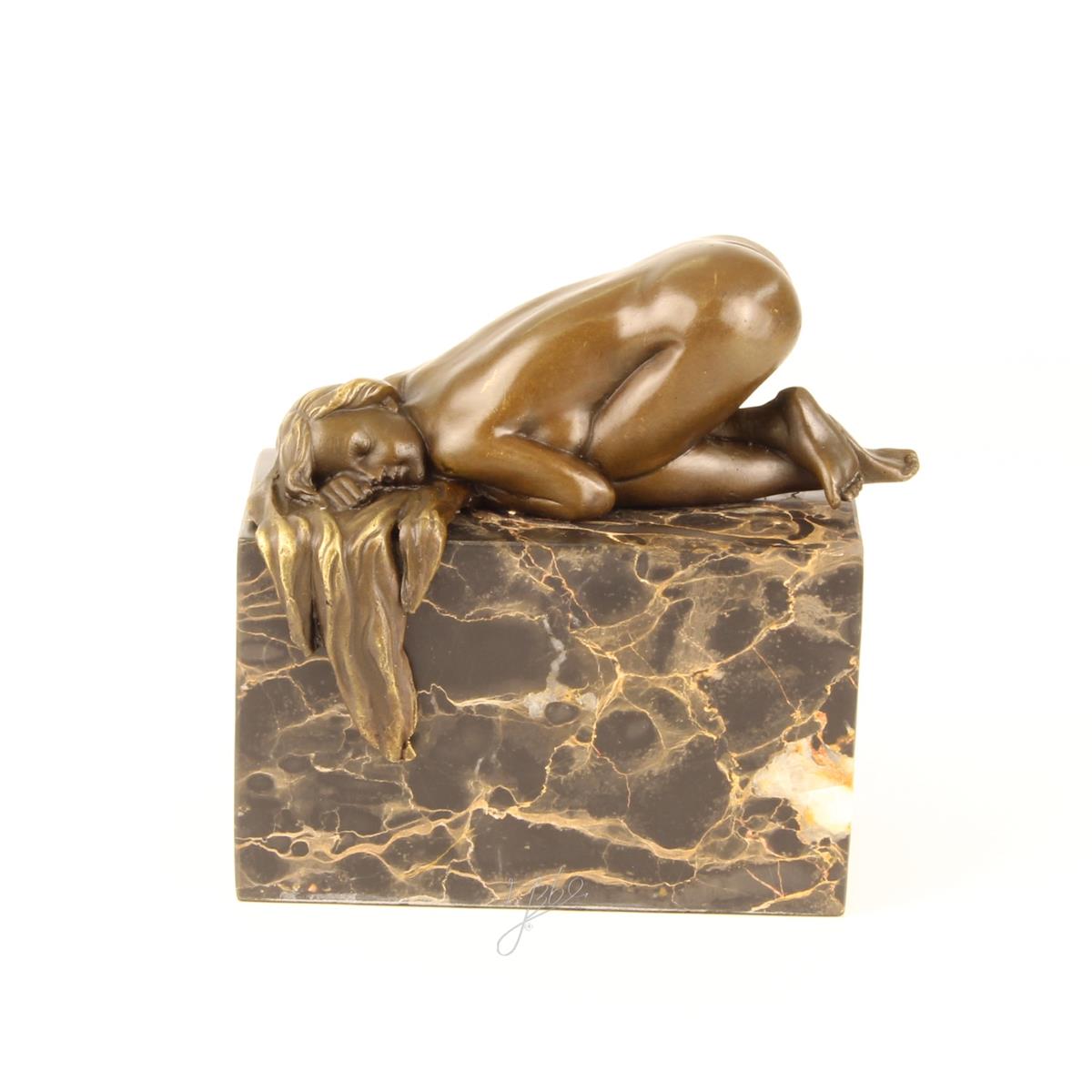 A\u0020BRONZE\u0020SCULPTURE\u0020OF\u0020A\u0020FEMALE\u0020NUDE