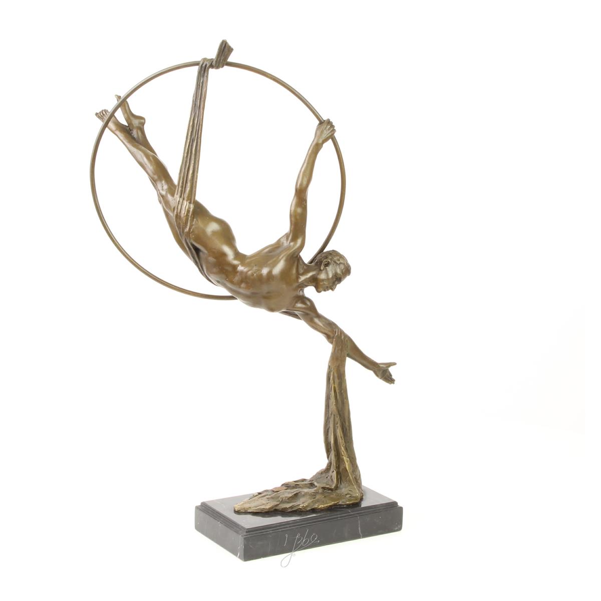 A\u0020BRONZE\u0020SCULPTURE\u0020OF\u0020A\u0020MALE\u0020HOOP\u0020AND\u0020SCARF\u0020DANCER
