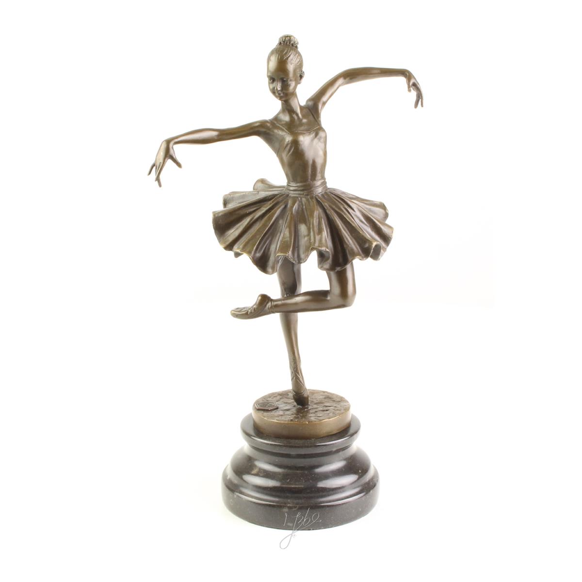 A\u0020BRONZE\u0020SCULPTURE\u0020OF\u0020A\u0020BALLERINA