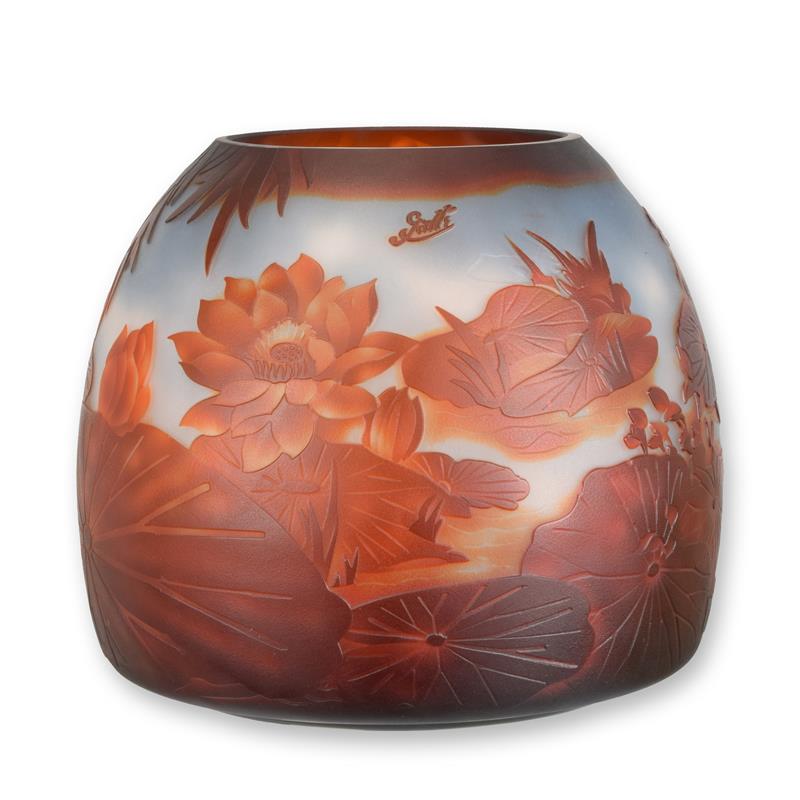 A\u0020CAMEO\u0020GLASS\u0020VASE\u0020\u0027LILY\u0020POND\u0027