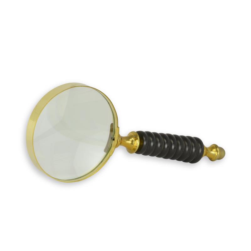 A\u0020MAGNIFYING\u002DGLASS