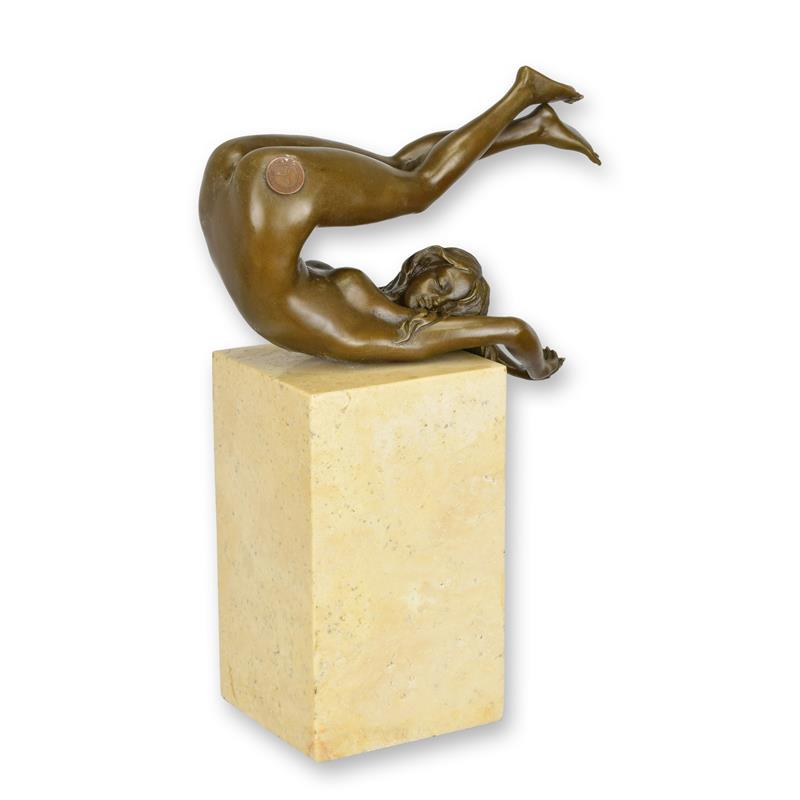 A\u0020BRONZE\u0020SCULPTURE\u0020OF\u0020A\u0020RECLINING\u0020FEMALE\u0020NUDE