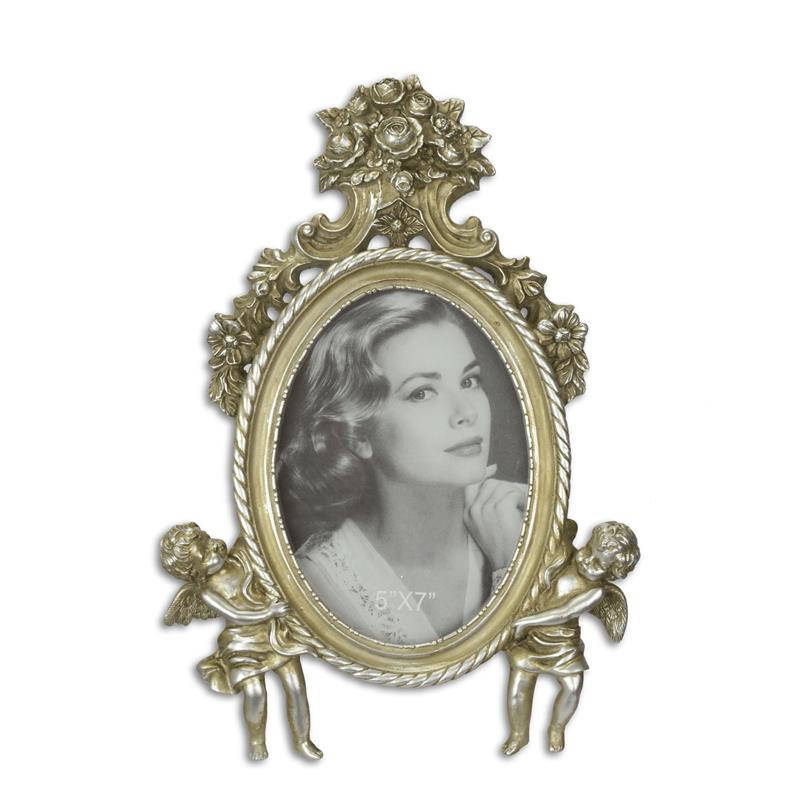 A\u0020RESIN\u0020PHOTO\u0020FRAME\u0020FLANKED\u0020BY\u0020TWO\u0020PUTTI