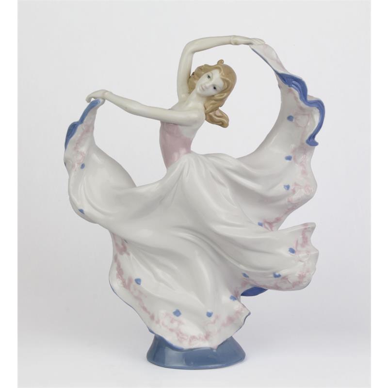A\u0020PORCELAIN\u0020FIGURINE\u0020OF\u0020A\u0020DANCER