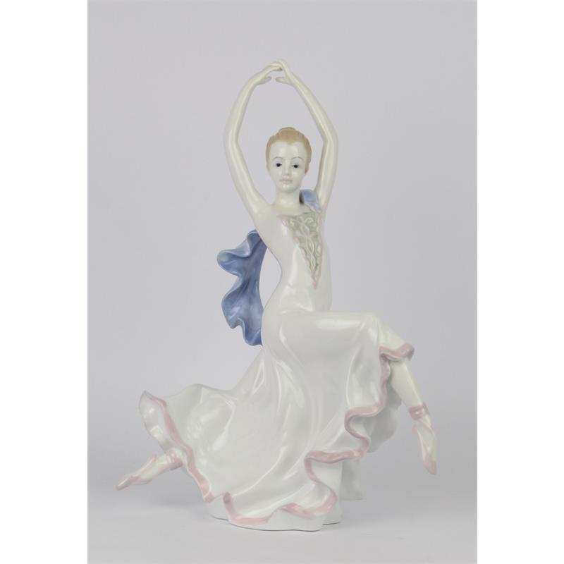 A\u0020PORCELAIN\u0020FIGURINE\u0020OF\u0020A\u0020DANCER