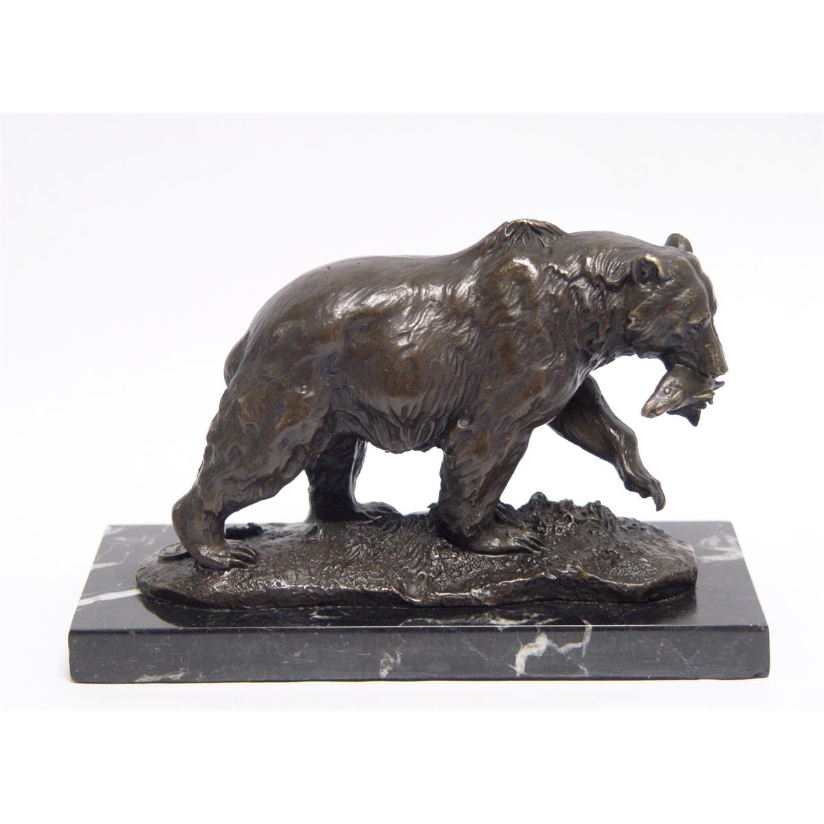 A\u0020BRONZE\u0020SCULPTURE\u0020OF\u0020A\u0020GRIZZLY\u0020BEAR