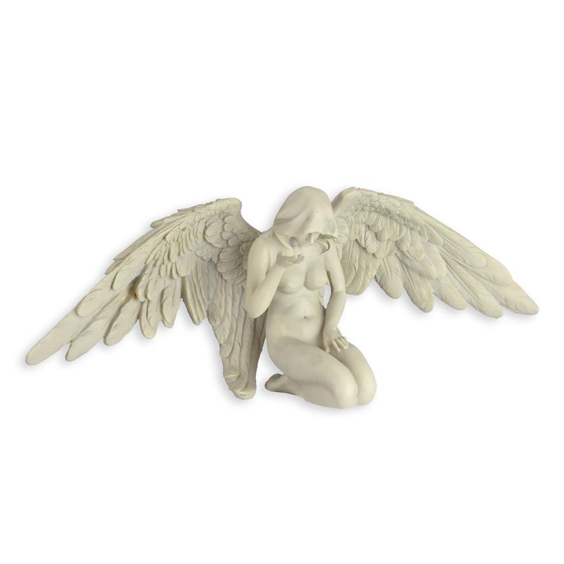 A\u0020RESIN\u0020FIGURINE\u0020OF\u0020A\u0020HOODED\u0020ANGEL