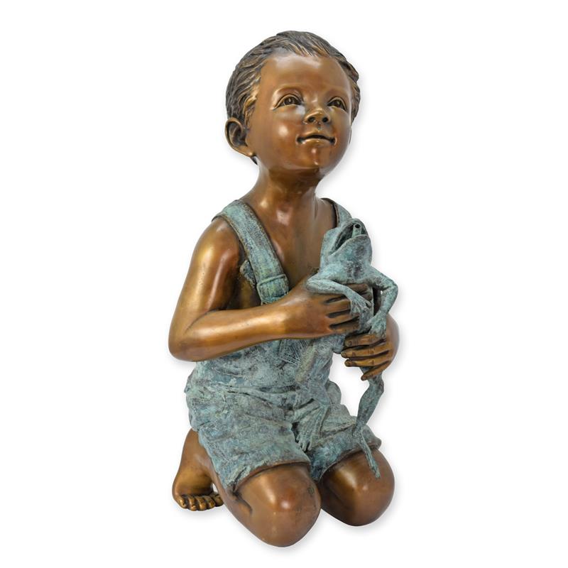 BRONZEN\u0020FONTEIN\u0020VAN\u0020EEN\u0020JONGETJE\u0020MET\u0020KIKKER