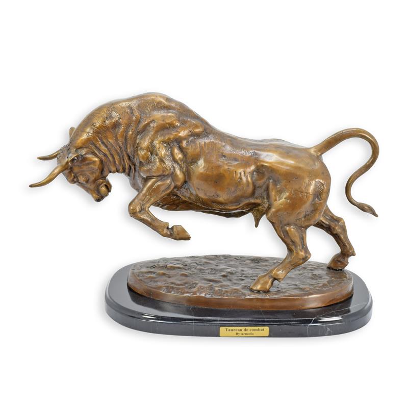 A\u0020BRONZE\u0020SCULPTURE\u0020OF\u0020A\u0020CHARGING\u0020BULL