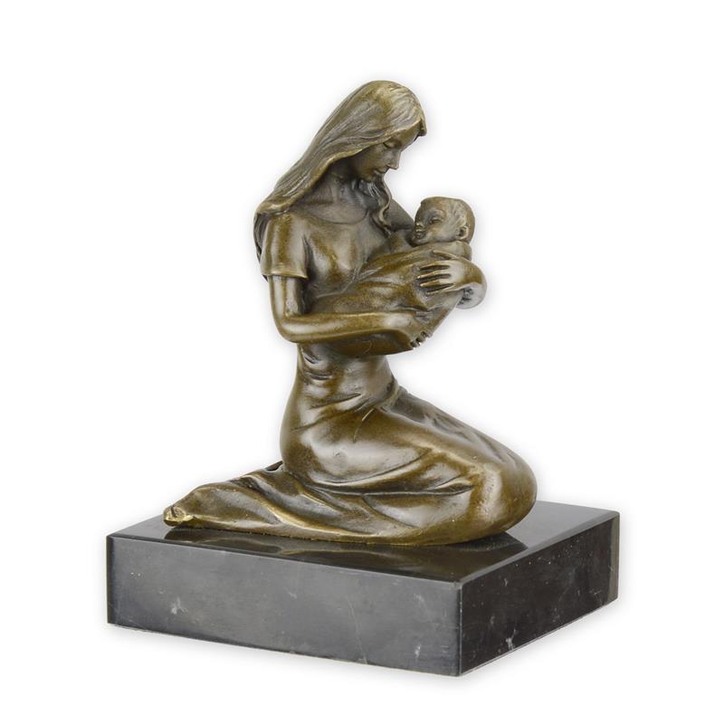 A\u0020BRONZE\u0020SCULPTURE\u0020OF\u0020A\u0020MOTHER\u0020AND\u0020CHILD