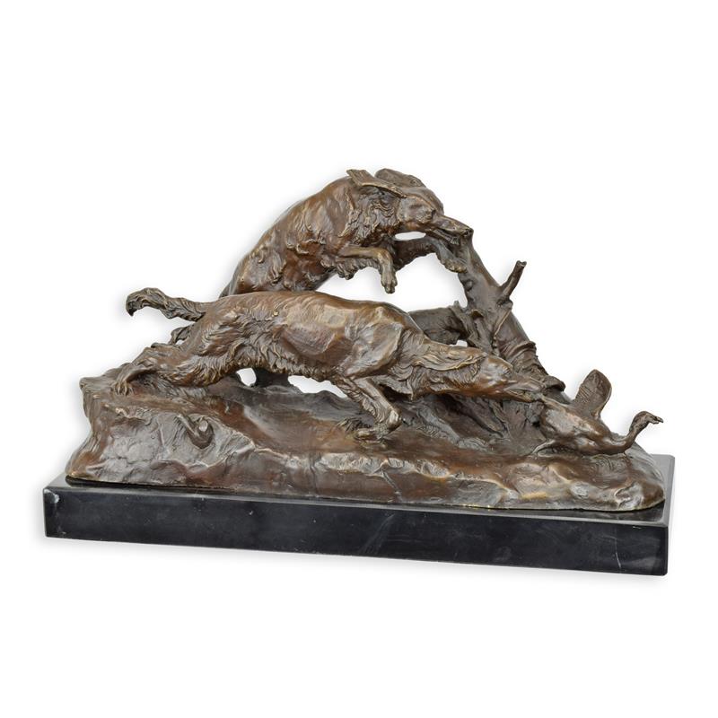 A\u0020BRONZE\u0020SCULPTURE\u0020OF\u0020A\u0020DUCKCHASE