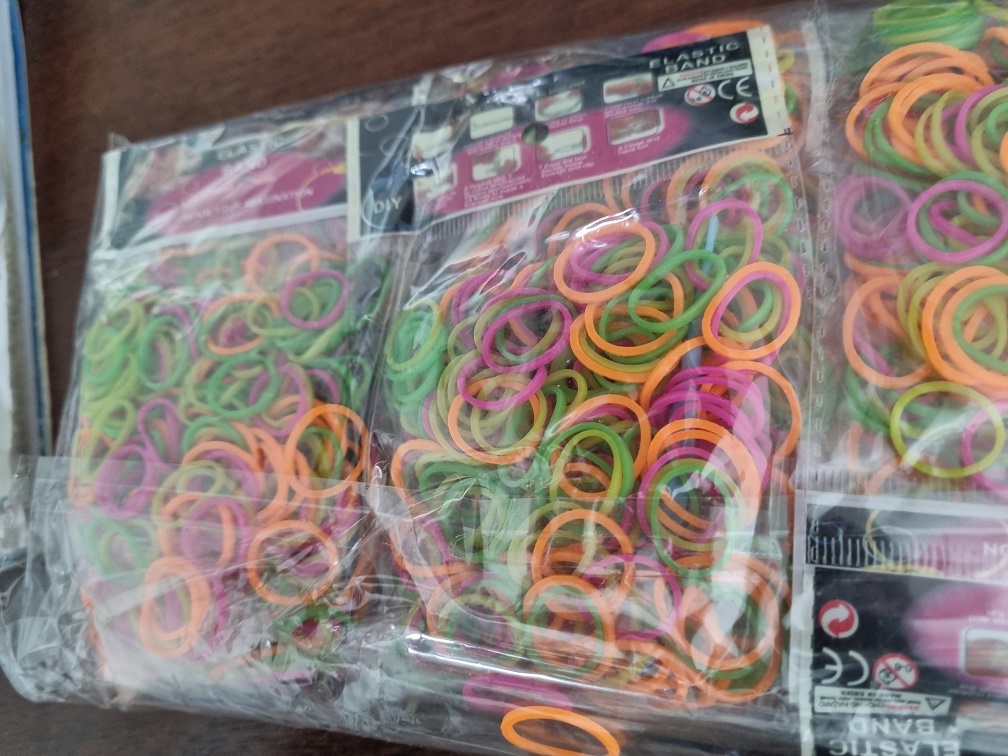 Loombandjes\u0020200\u0020stuks\u0020in\u0020zakje,\u0020\u0020set\u0020van\u00204\u0020stuks Loombandjes\u0020200\u0020stuks\u0020in\u0020zakje,\u0020\u0020set\u0020van\u00204\u0020stuks