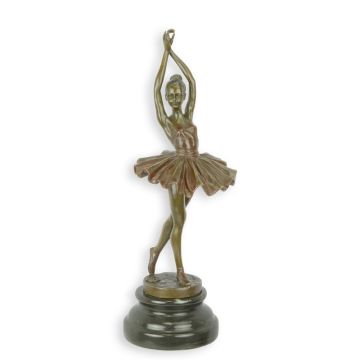 A BRONZE SCULPTURE OF A BALLERINA
