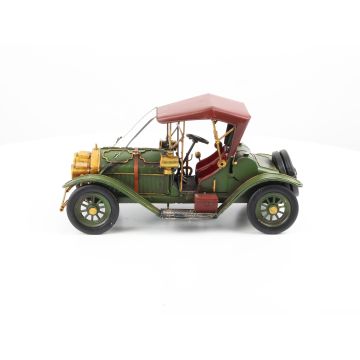 A TIN MODEL OF AN OLDTIMER