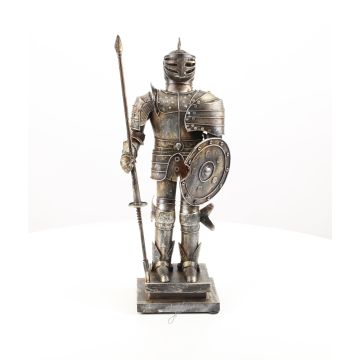 A TIN MODEL OF A KNIGHTS ARMOUR WITH LANCE