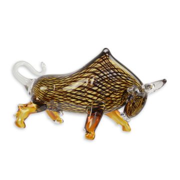 A MURANO STYLE GLASS FIGURINE OF A BULL
