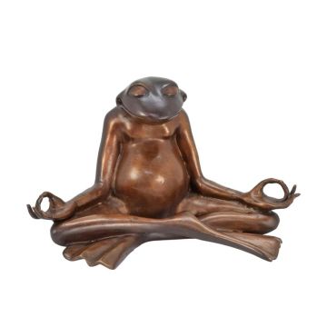 A BRONZE SCULPTURE OF A SITTING FROG