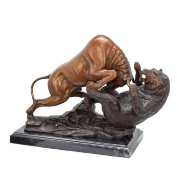BRONZEN SCULPTUUR VAN DE STIER EN DE BEER