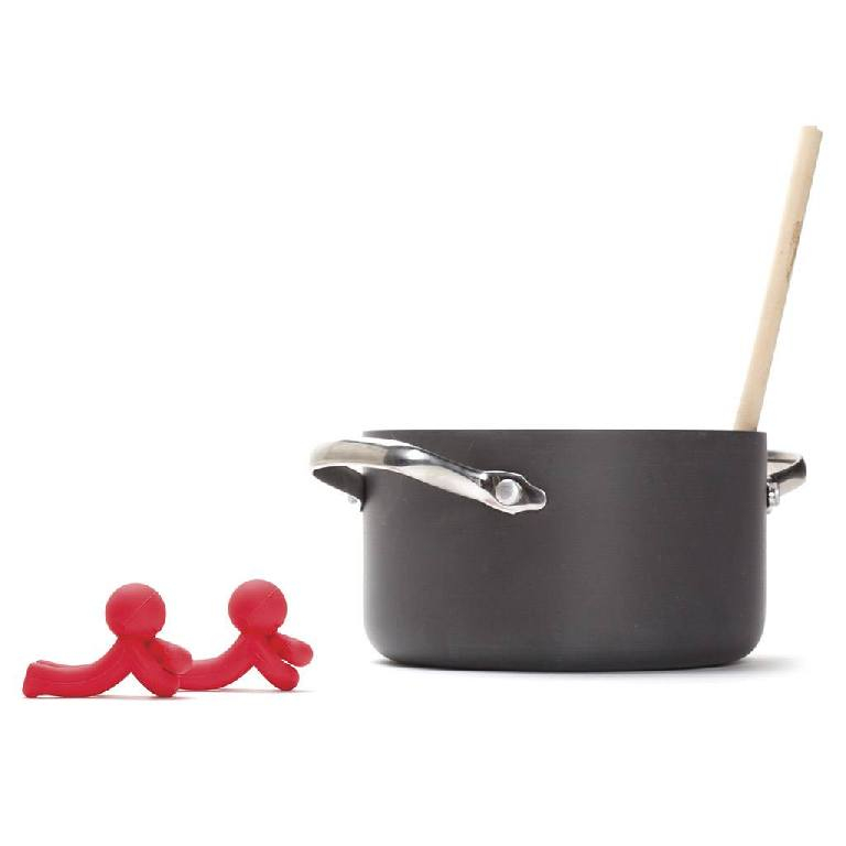 Apenstreken\u0020Knuffel\u0020Doug\u0020met\u0020een\u0020kooklepel