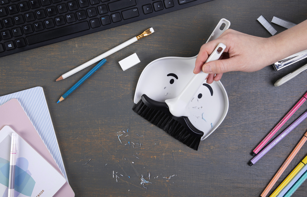 Peleg\u0020Design\u0020Dustache\u0020wordt\u0020vertaald\u0020naar\u0020het\u0020Nederlands.