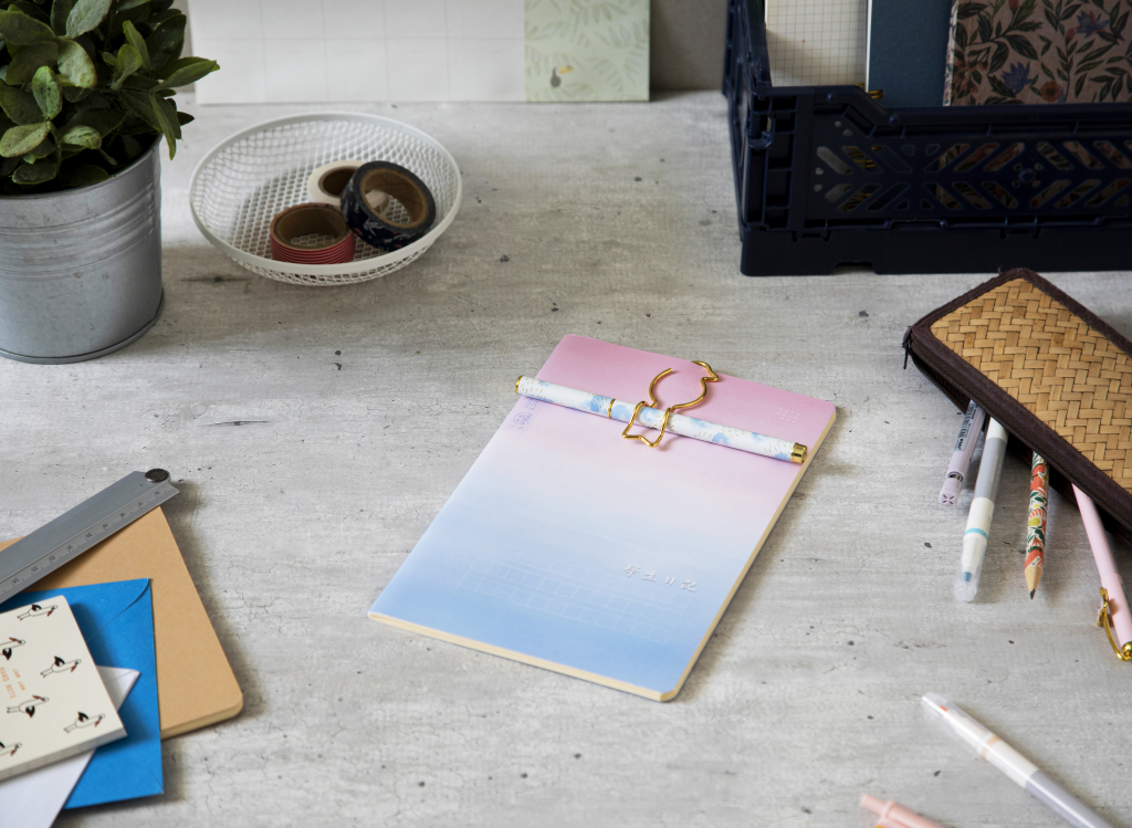 Peleg\u0020Design\u0020Clippen\u0020\u002D\u0020Vogel Peleg\u0020Design\u0020Clippen\u0020\u002D\u0020Vogel