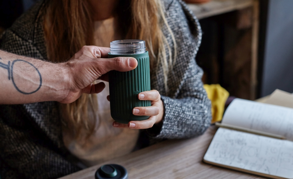 Black\u002BBlum\u0020Reisbeker\u0020Glas\u0020\u002D\u00200.34Ltr\u0020\u002D\u0020Grijs\u002FOlijf Black\u002BBlum\u0020Reisbeker\u0020Glas\u0020\u002D\u00200.34Ltr\u0020\u002D\u0020Grijs\u002FOlijf