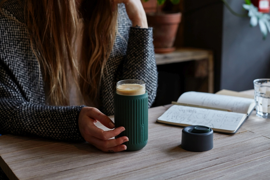 Black\u002BBlum\u0020Reisbeker\u0020Glas\u0020\u002D\u00200.34Ltr\u0020\u002D\u0020Grijs\u002FOlijf Black\u002BBlum\u0020Reisbeker\u0020Glas\u0020\u002D\u00200.34Ltr\u0020\u002D\u0020Grijs\u002FOlijf