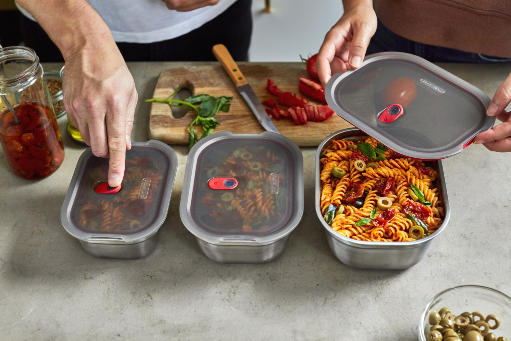 Zwart\u002BBlum\u0020Stalen\u0020Voedseldoos\u0020Medium\u0020\u002D\u0020190x143x73mm\u0020\u002D\u0020Grijs\u002FRood