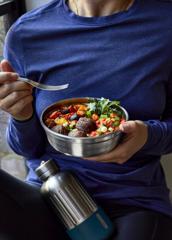 Zwart\u002BBlum\u0020Stalen\u0020Voerbak\u0020Groot\u0020\u002D\u0020\u00D8170mm\u0020\u002D\u0020H\u002081mm\u0020\u002D\u0020Grijs\u0020\u002F\u0020Rood