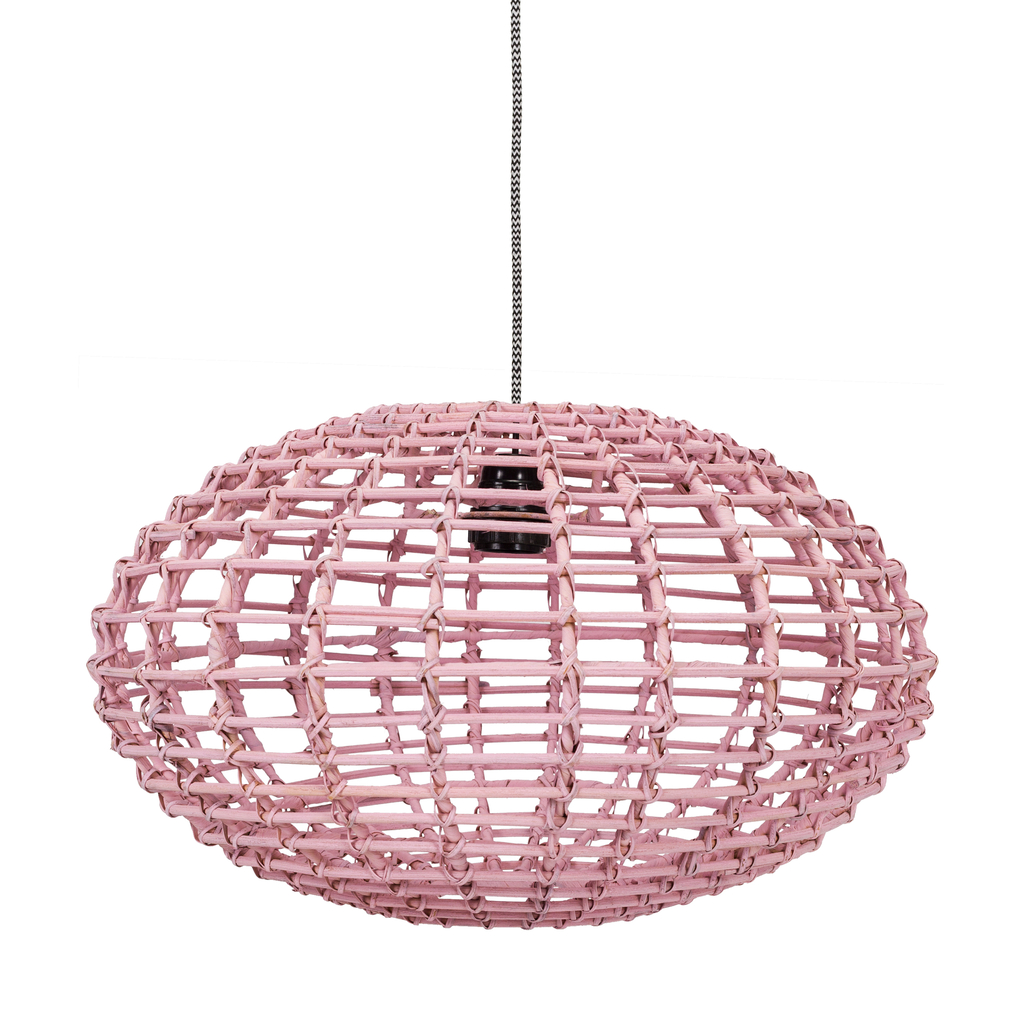 Pompoen\u0020hanglamp\u0020van\u0020rotan\u0020in\u0020het\u0020roze.