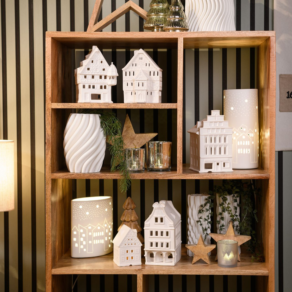 Wurm\u0020Lichthaus\u0020Prinzipalmarkt\u0020M\u00FCnster\u0020van\u0020porselein,\u0020wit\u0020\u0028B\u002FH\u002FD\u0029\u002011x21x14cm.