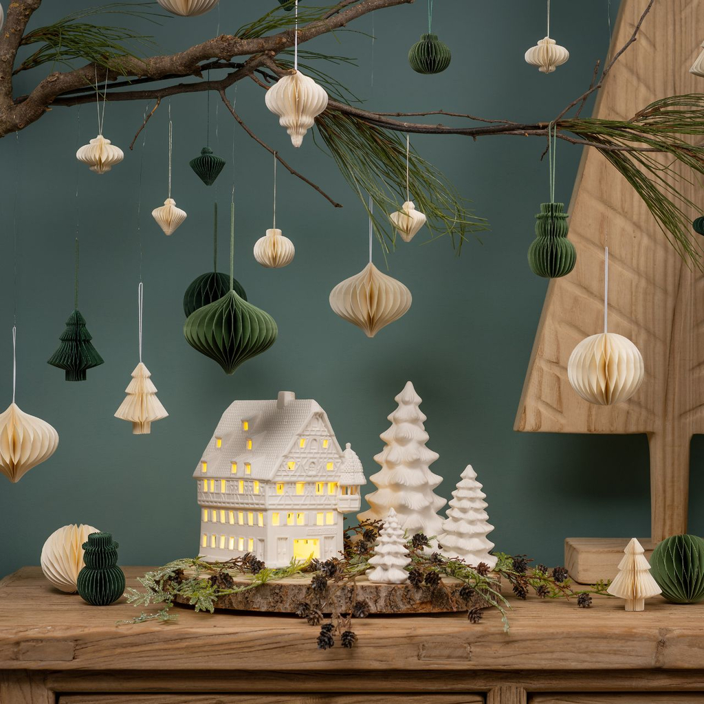 Wurm\u0020Lichthaus\u0020Marien\u002DApotheke\u0020Rothenburg\u0020van\u0020porselein,\u0020wit\u0020\u0028B\u002FH\u002FD\u0029\u002013x18x18cm