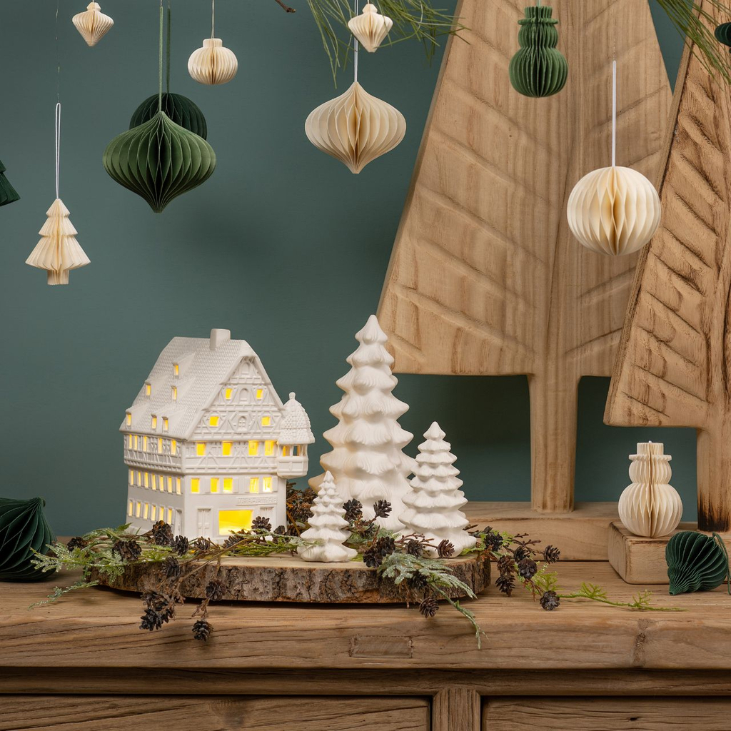 Wurm\u0020Lichthaus\u0020Marien\u002DApotheke\u0020Rothenburg\u0020van\u0020porselein,\u0020wit\u0020\u0028B\u002FH\u002FD\u0029\u002013x18x18cm