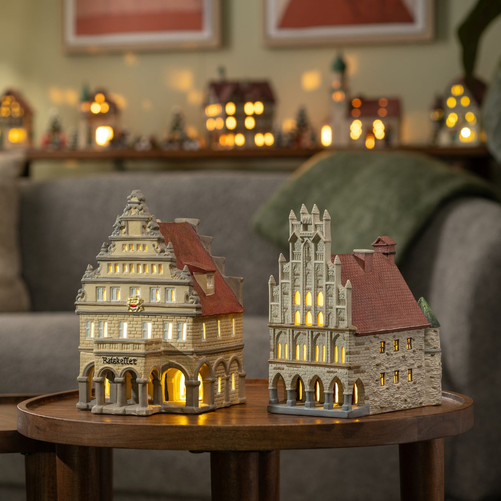 Lichthuis\u0020\u0022Ratskeller\u0022\u0020M\u00FCnster\u0020van\u0020porselein,\u0020bruin\u002Frood\u0020\u0028B\u002FH\u002FD\u0029\u002017x23x14cm.