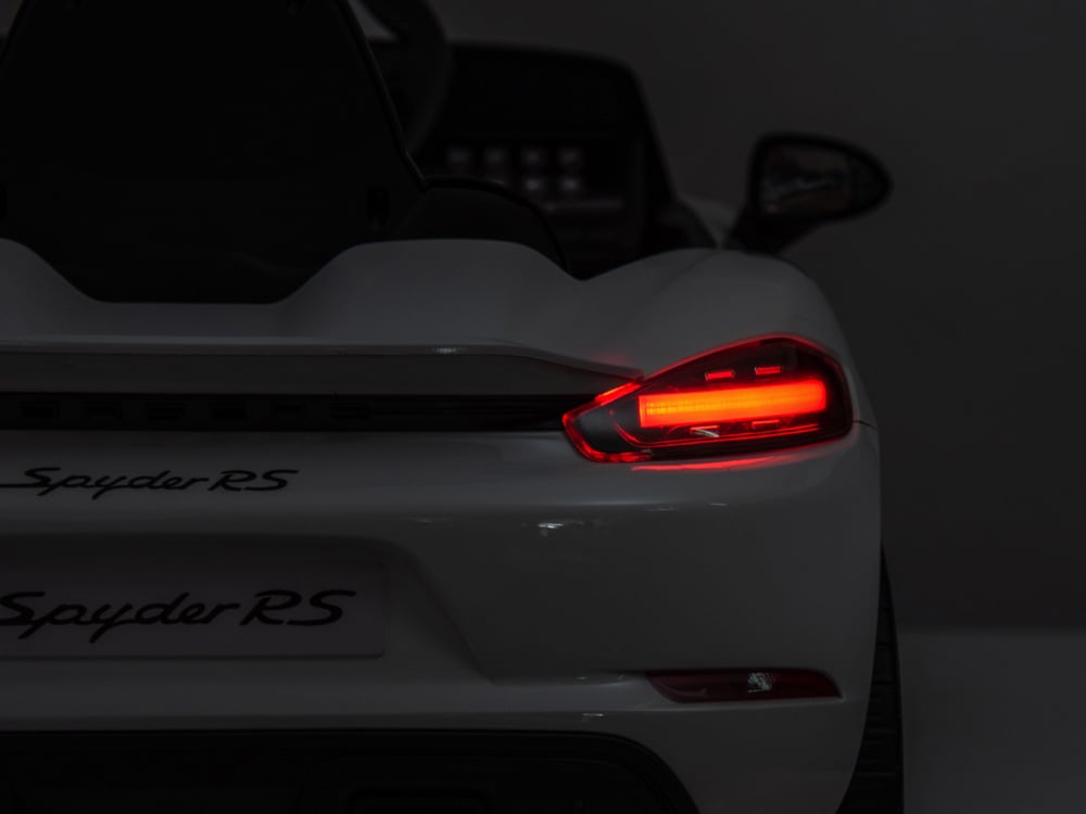 Porsche\u0020Spyder\u0020RS,\u002012\u0020volt\u0020Kinder\u0020Accu\u0020Auto,\u0020rubberen\u0020banden,\u0020lederen\u0020zitje\u0020en\u0020meer\u0021